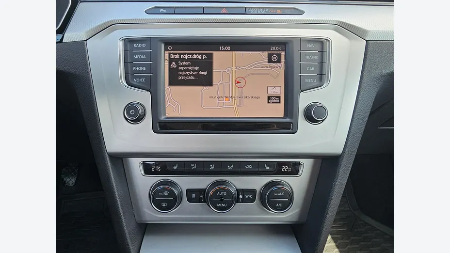 VOLKSWAGEN Passat -