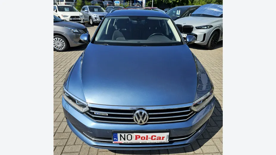 VOLKSWAGEN Passat -
