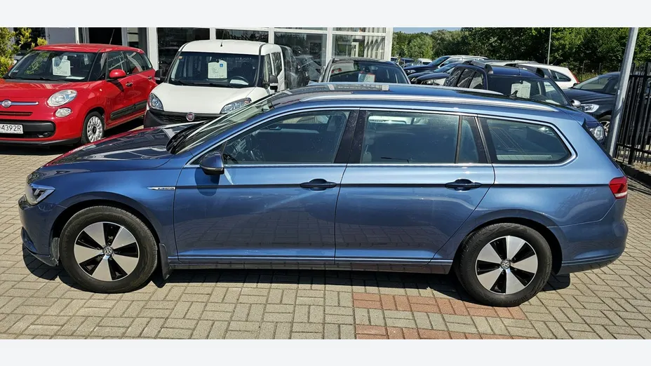 VOLKSWAGEN Passat -