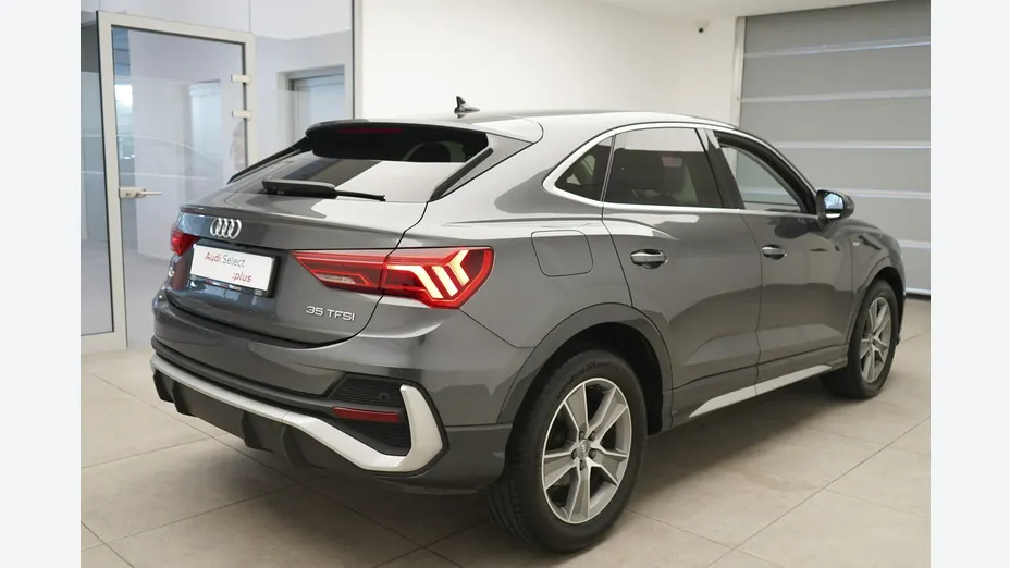 AUDI Q3 Sportback -
