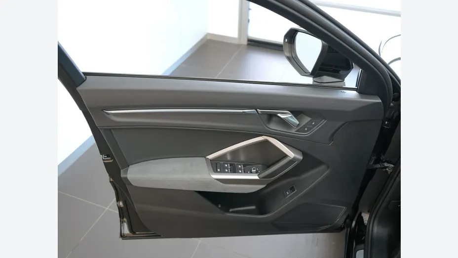 AUDI Q3 Sportback -