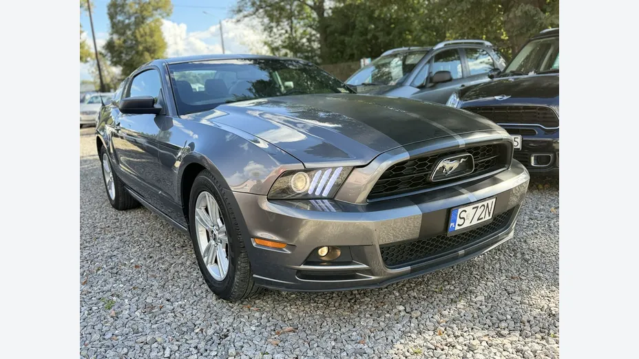 FORD Mustang -
