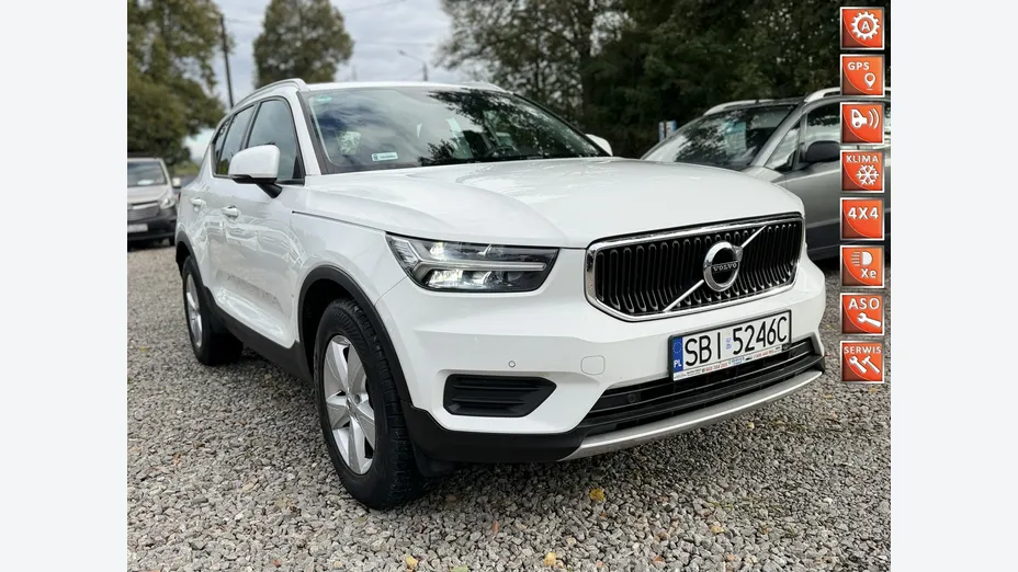 VOLVO XC40 -