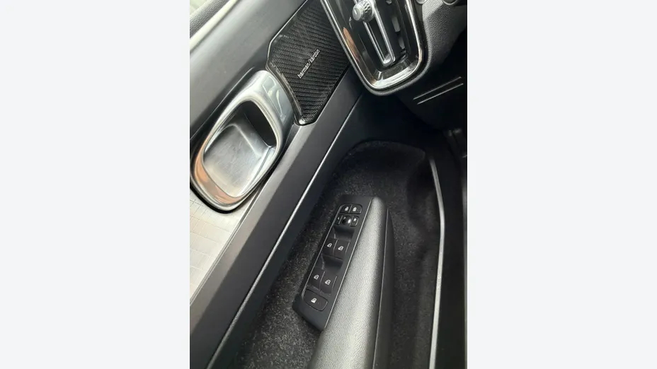 VOLVO XC40 -