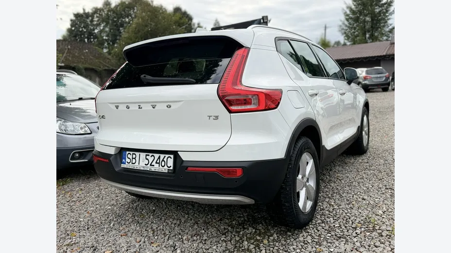 VOLVO XC40 -
