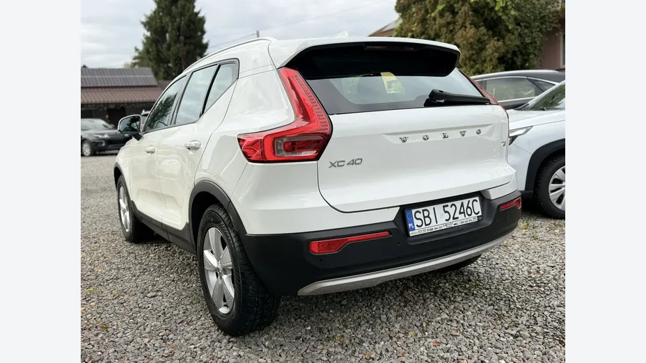 VOLVO XC40 -