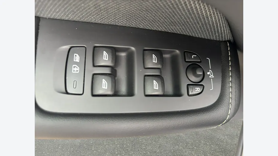 VOLVO XC60 -