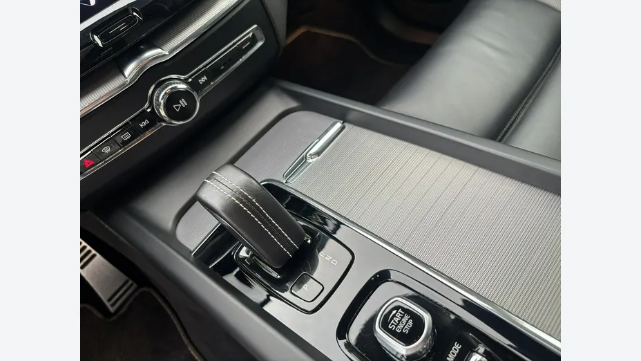 VOLVO XC60 -