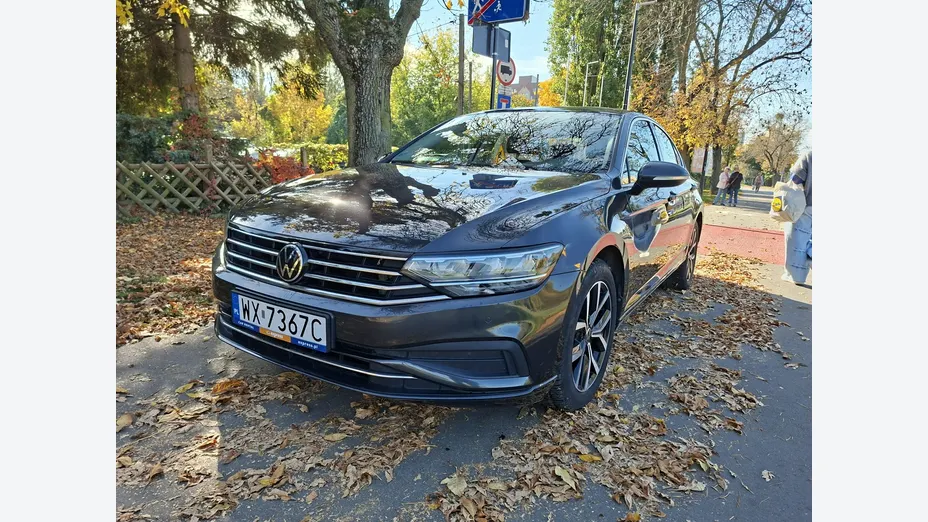 VOLKSWAGEN Passat -