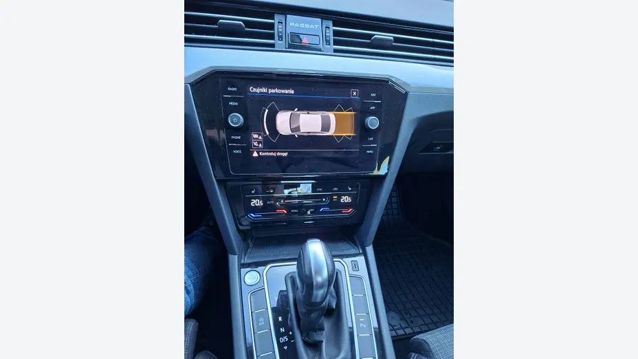 VOLKSWAGEN Passat -
