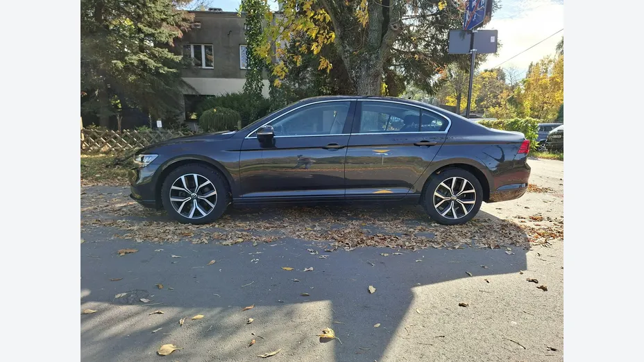 VOLKSWAGEN Passat -