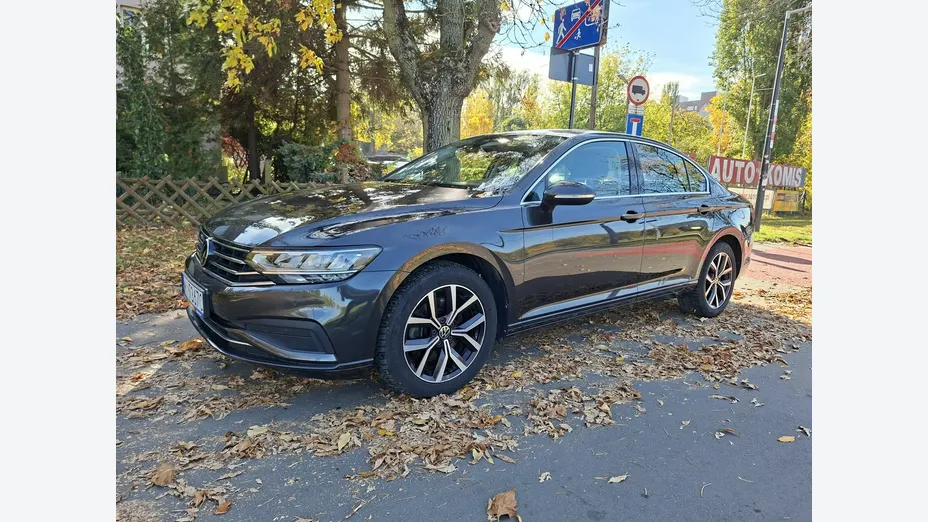 VOLKSWAGEN Passat -