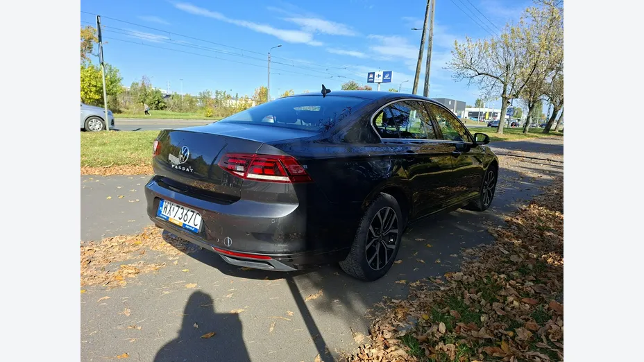VOLKSWAGEN Passat -
