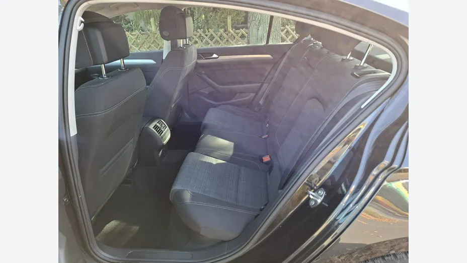 VOLKSWAGEN Passat -