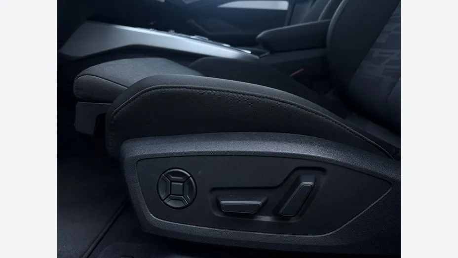AUDI A6 -