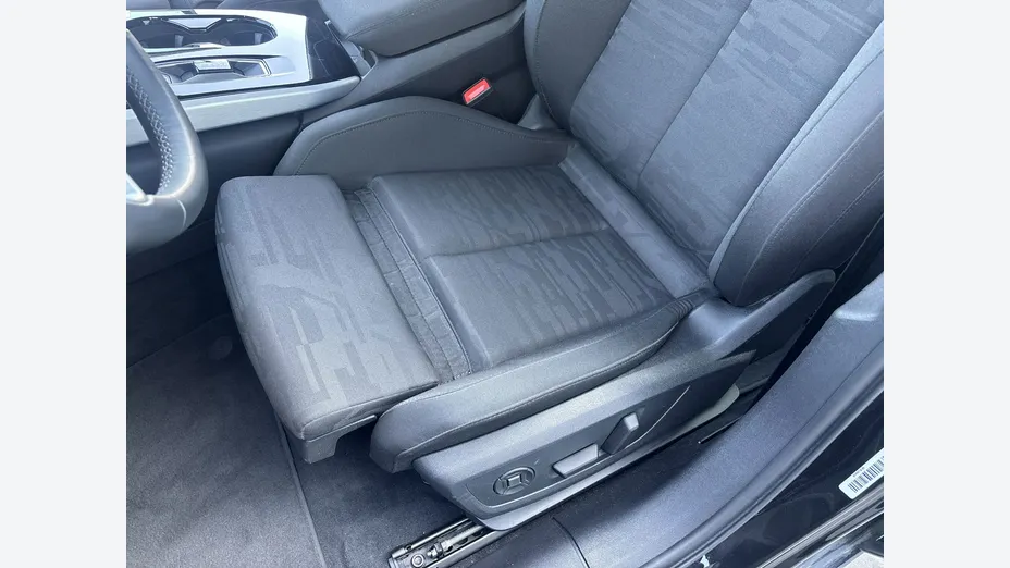 AUDI A6 -