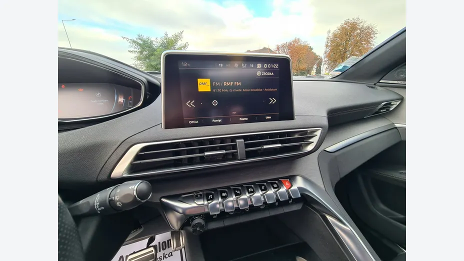 PEUGEOT 3008 -