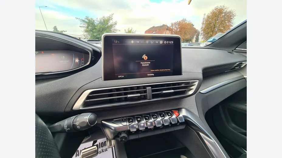 PEUGEOT 3008 -