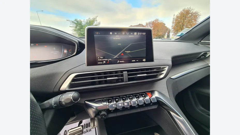 PEUGEOT 3008 -