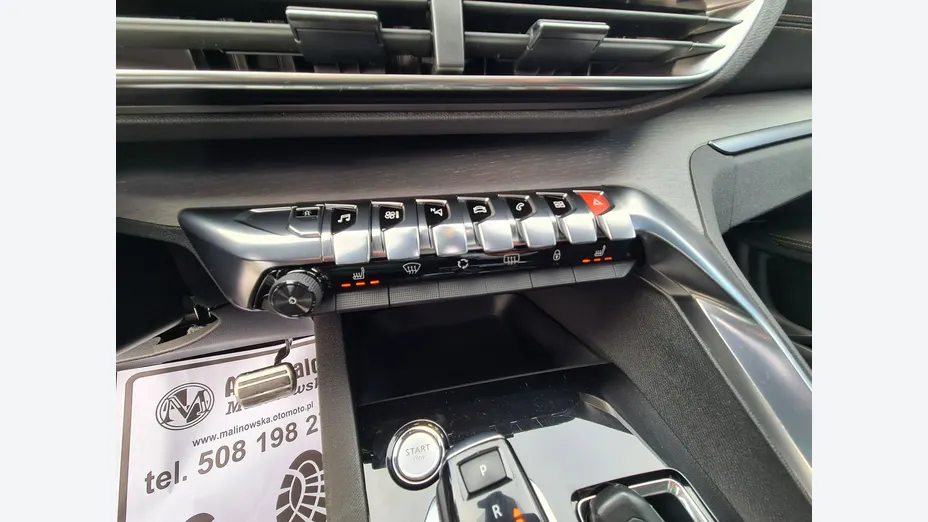 PEUGEOT 3008 -