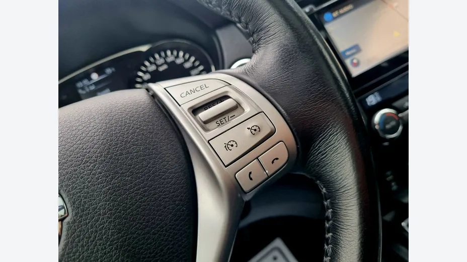 NISSAN X-Trail -