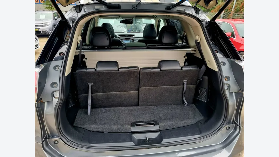 NISSAN X-Trail -