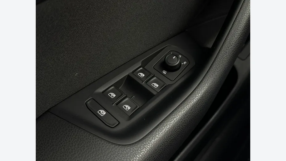 VOLKSWAGEN Passat -