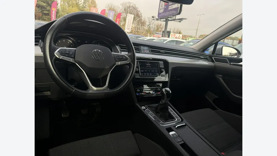 VOLKSWAGEN Passat -
