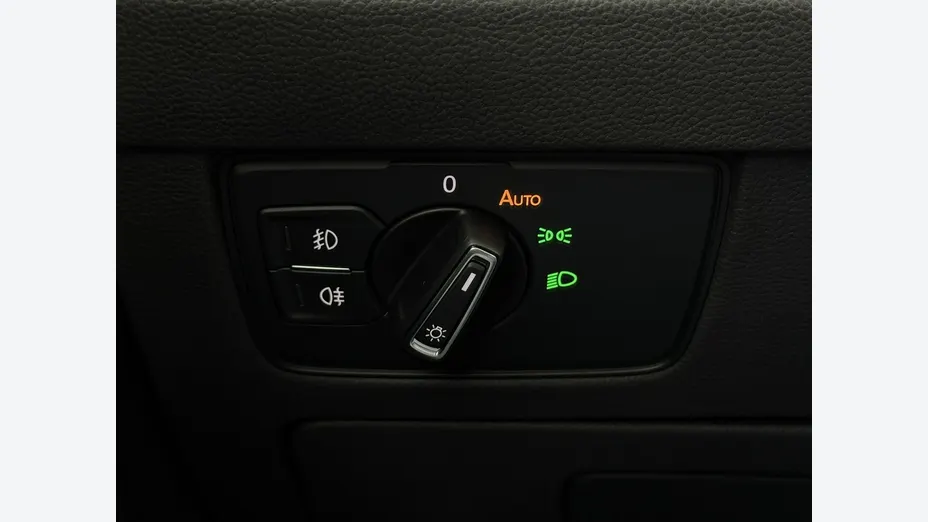 VOLKSWAGEN Passat -