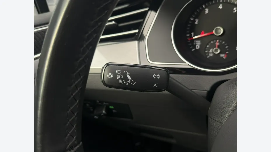 VOLKSWAGEN Passat -