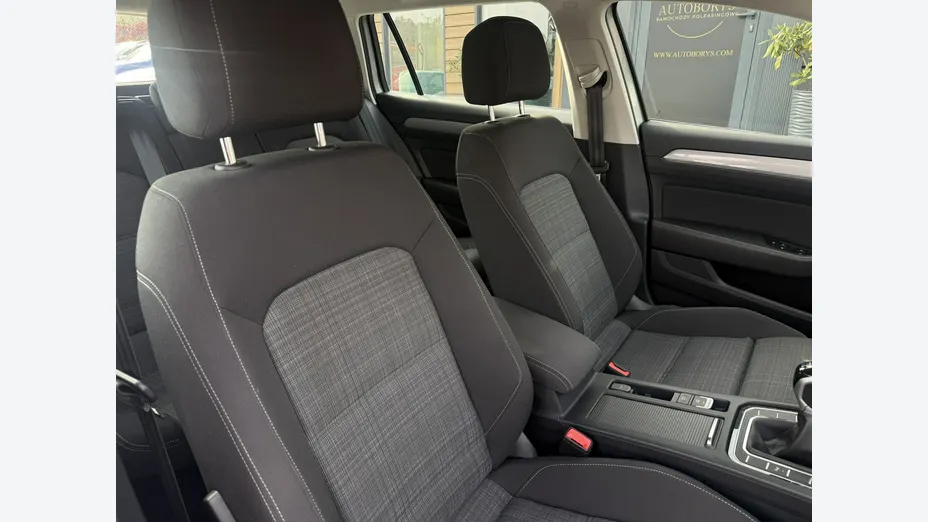 VOLKSWAGEN Passat -