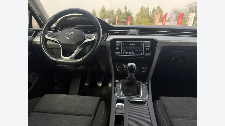 VOLKSWAGEN Passat -
