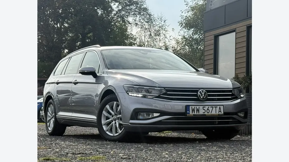 VOLKSWAGEN Passat -