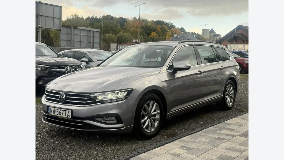 VOLKSWAGEN Passat -