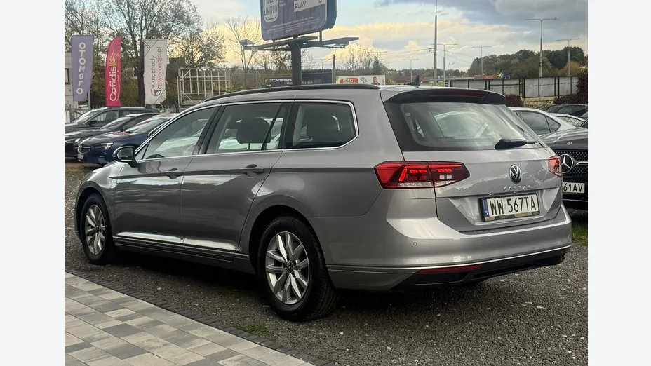VOLKSWAGEN Passat -