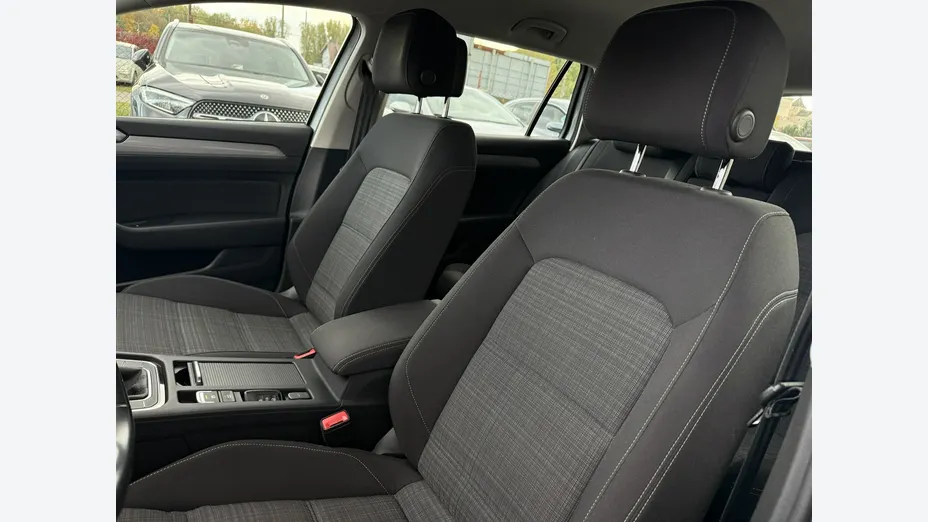 VOLKSWAGEN Passat -