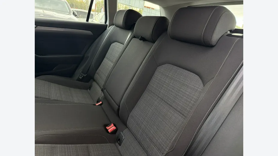 VOLKSWAGEN Passat -
