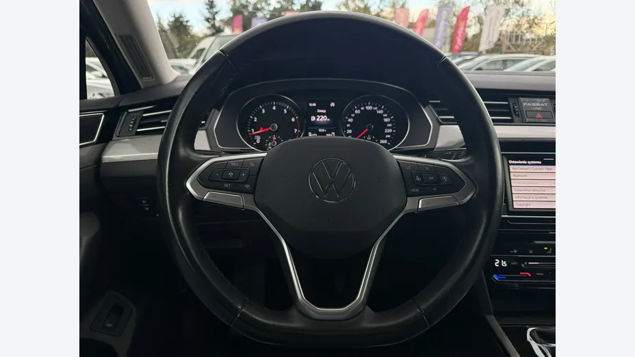 VOLKSWAGEN Passat -