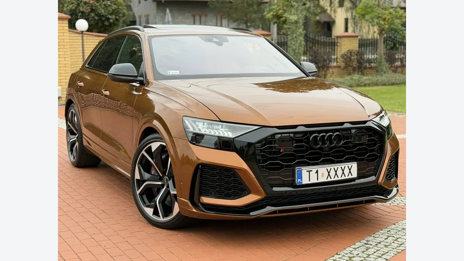 AUDI RS Q8 -
