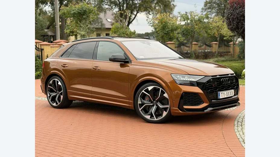 AUDI RS Q8 -