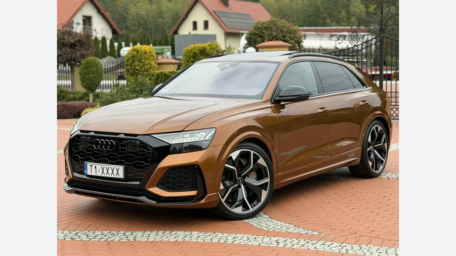 AUDI RS Q8 -