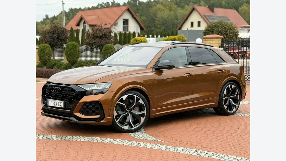 AUDI RS Q8 -