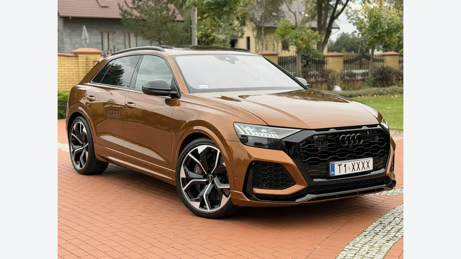 AUDI RS Q8 -