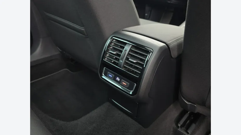 VOLKSWAGEN Passat -