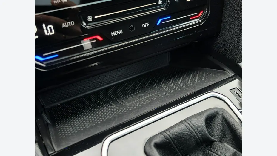 VOLKSWAGEN Passat -