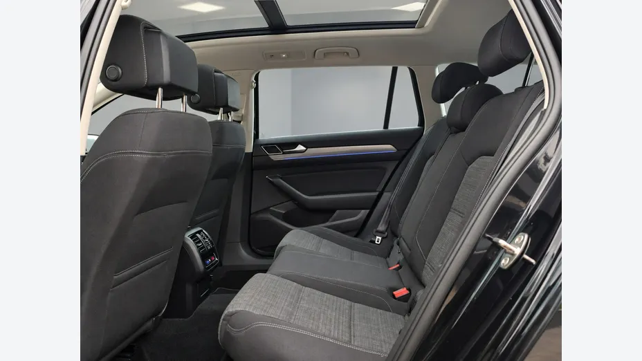 VOLKSWAGEN Passat -