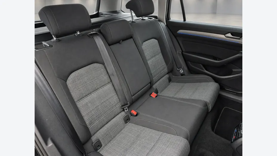 VOLKSWAGEN Passat -