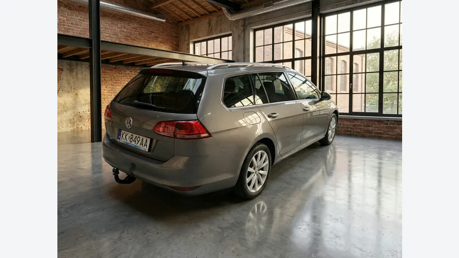 VOLKSWAGEN Golf -