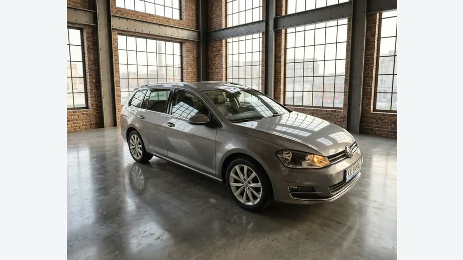 VOLKSWAGEN Golf -