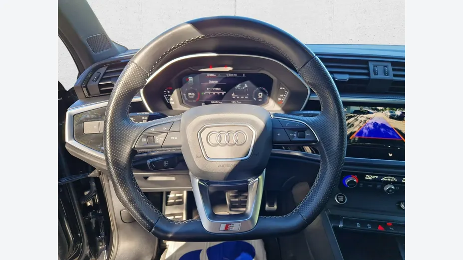 AUDI Q3 -